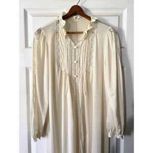 Vintage lacey intimate night dress with open front